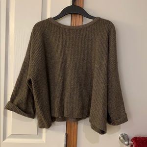 Monk & Lou size small wide sleeve and kind of crop